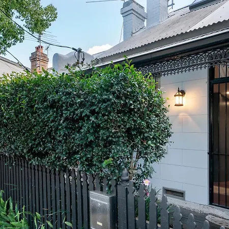 Spacious Glebe Luxe House 2Br, 2Ba, Free Lockable Parking And Entertainer'S Kitchen-2